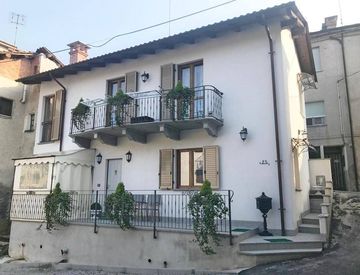 Casa Bifamiliare Trifamiliare In Vendita In Via Chiera Di Vasco 25 A