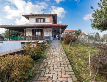 Casa Indipendente In Vendita In Via Leonardo Da Vinci 39 A Borgo Ticino