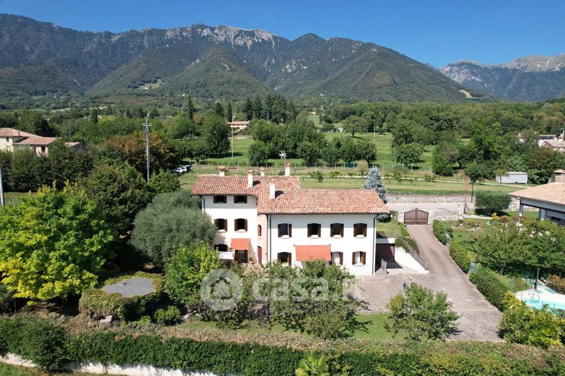 Casa Indipendente In Vendita In Via Solaroli A Pieve Del Grappa Mq