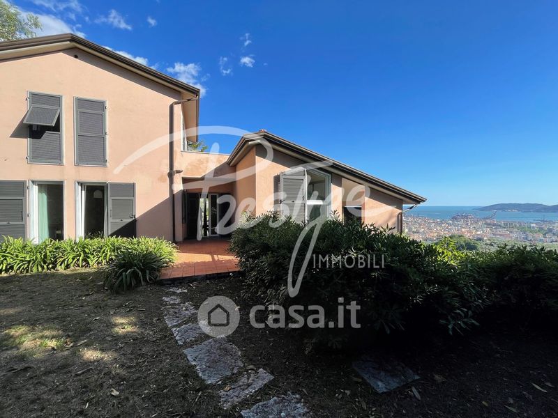 Villa In Vendita In Via Guglielmo Marconi A La Spezia 300mq Casa It