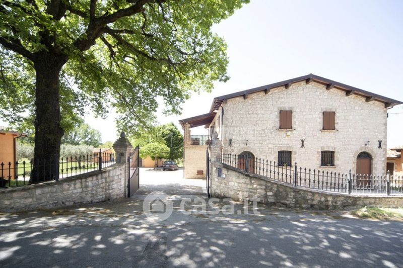 Case Indipendenti In Vendita A Gualdo Tadino In Zona Palazzo Mancinelli