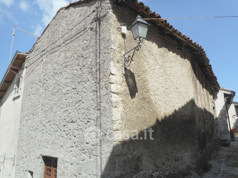 Rustico Casale In Vendita In Via Dell Ilio A Rocca Di Mezzo 80mq