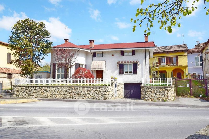 Casa indipendente in Vendita in Piazza IV Novembre 8 a Bastia Mondovì