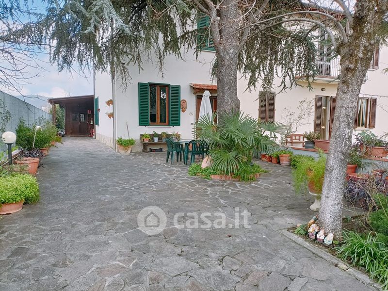 Case Con Giardino Privato In Vendita A Prato In Zona San Giorgio A