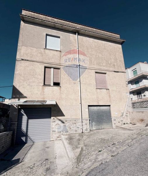 Garage Posti Auto In Vendita A Valderice In Zona Capoluogo Casa It