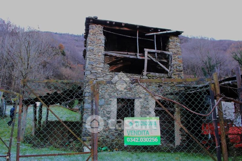 Rustici Casali Con Giardino Privato In Vendita A Cosio Valtellino In