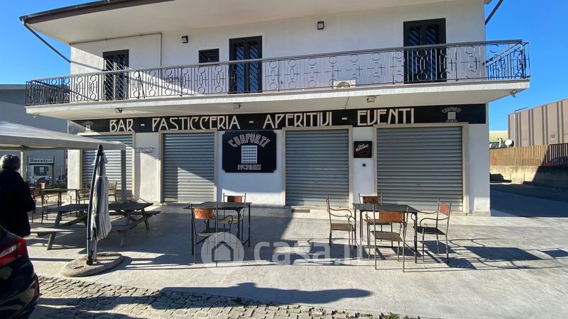 Bar Pub E Caff Con Box Posto Auto In Vendita A Pomezia Casa It