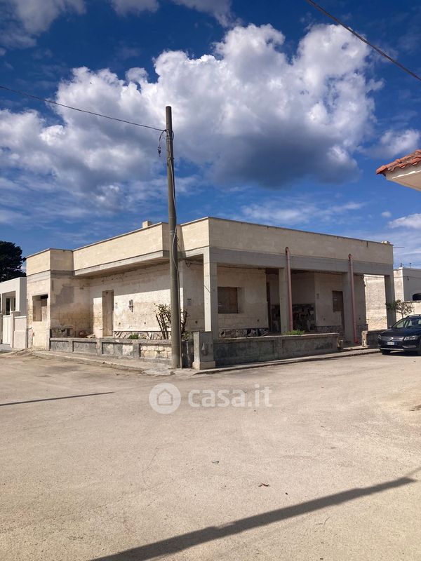 Rustici Casali Con Giardino In Vendita A Manduria In Zona Torre