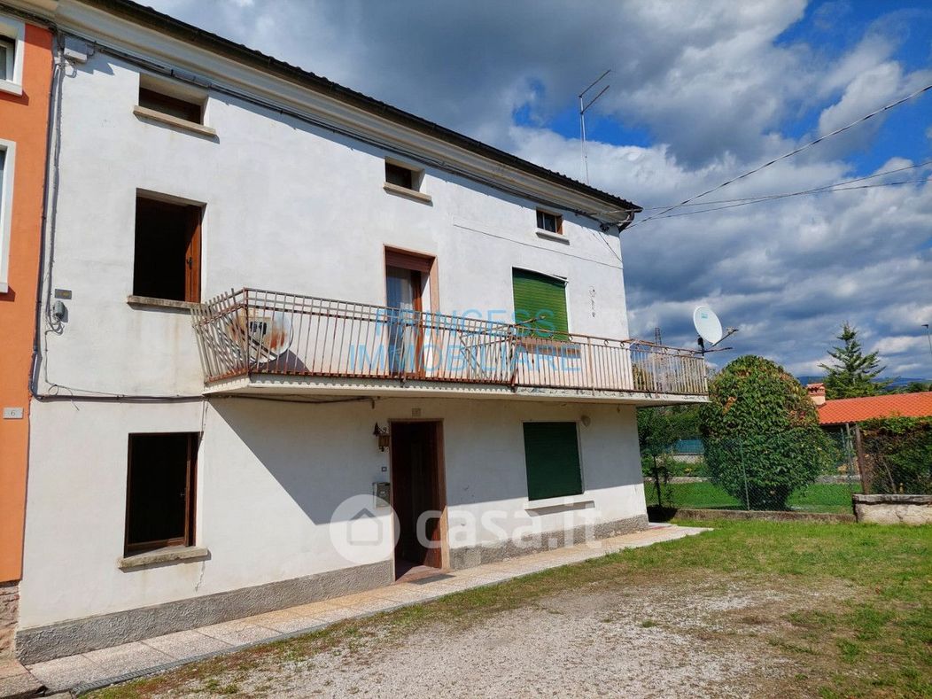 Casa Bi/Trifamiliare in Vendita in Via Cinquevie 7 a Zugliano