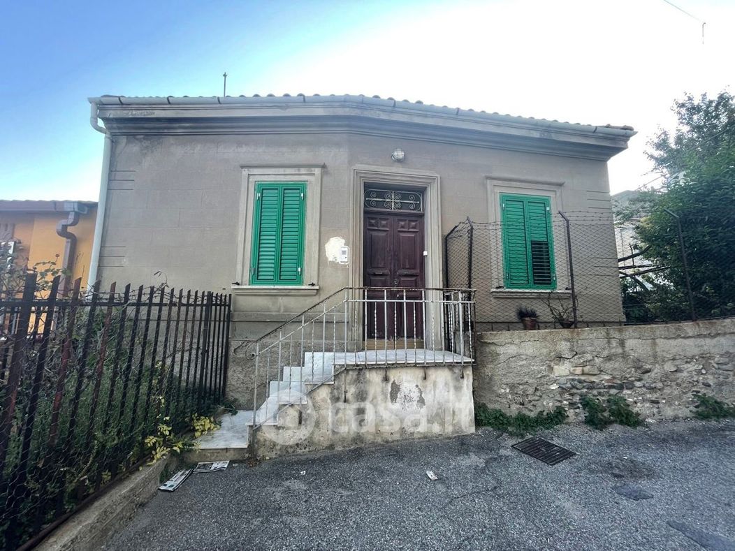 Casa indipendente in Vendita in Via Chiesa Nuova 1 a Messina