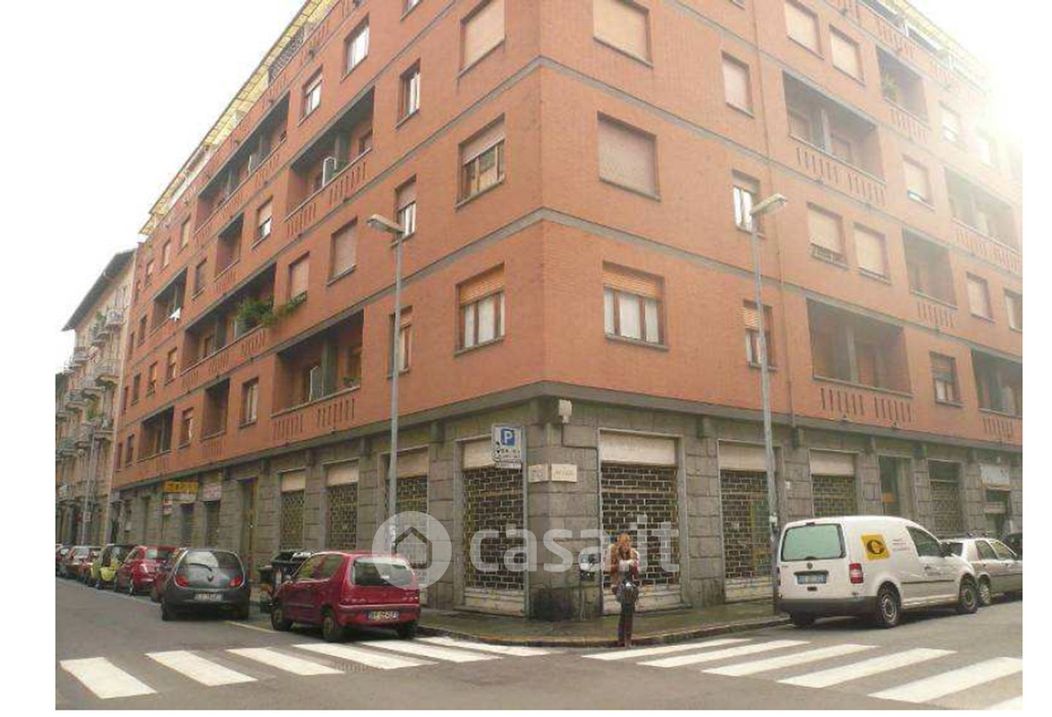 Appartamento in Vendita in Via Francesco Petrarca 10 a Torino