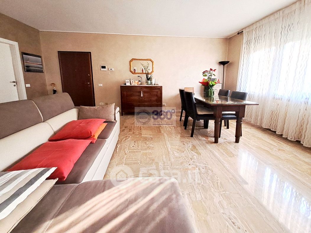 Appartamento in Vendita in Via San Zeno a Brescia