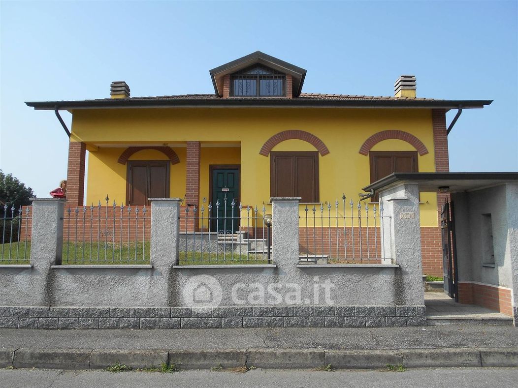 Villa in Vendita in Via Roma a Graffignana
