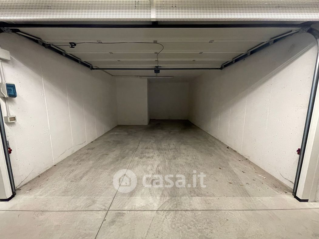 Garage/Posto auto in Affitto in Corso Asia a Verdellino