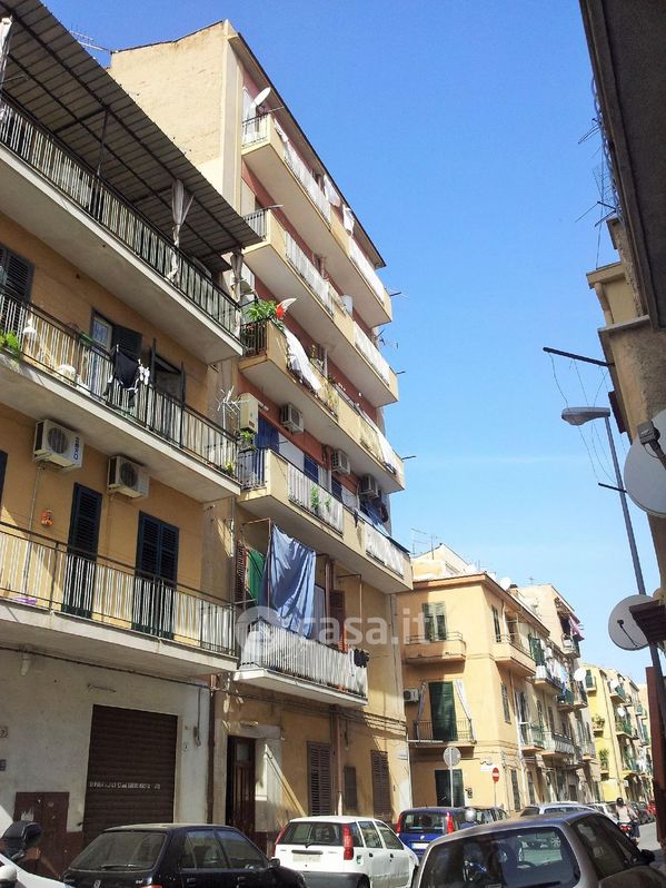 Appartamento in Vendita in Via Baldassare Zamparrone a Palermo