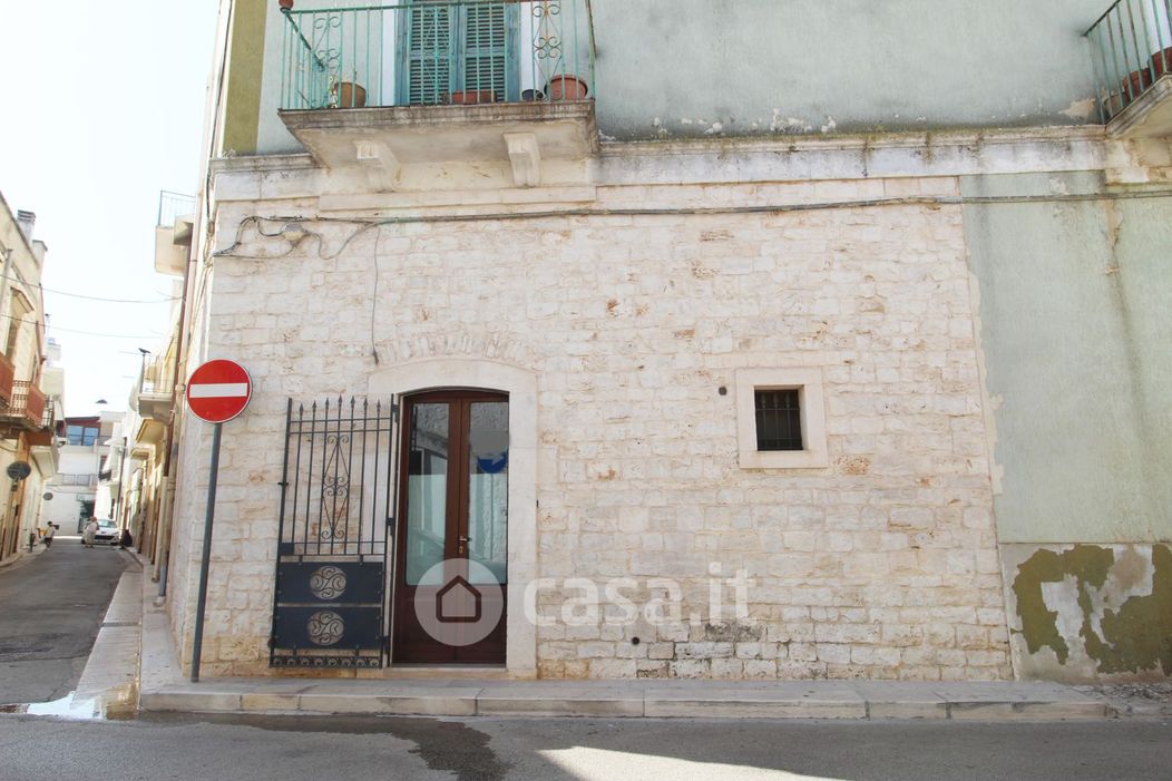 Casa indipendente in Vendita in Via Manzoni 16 a Sammichele di Bari