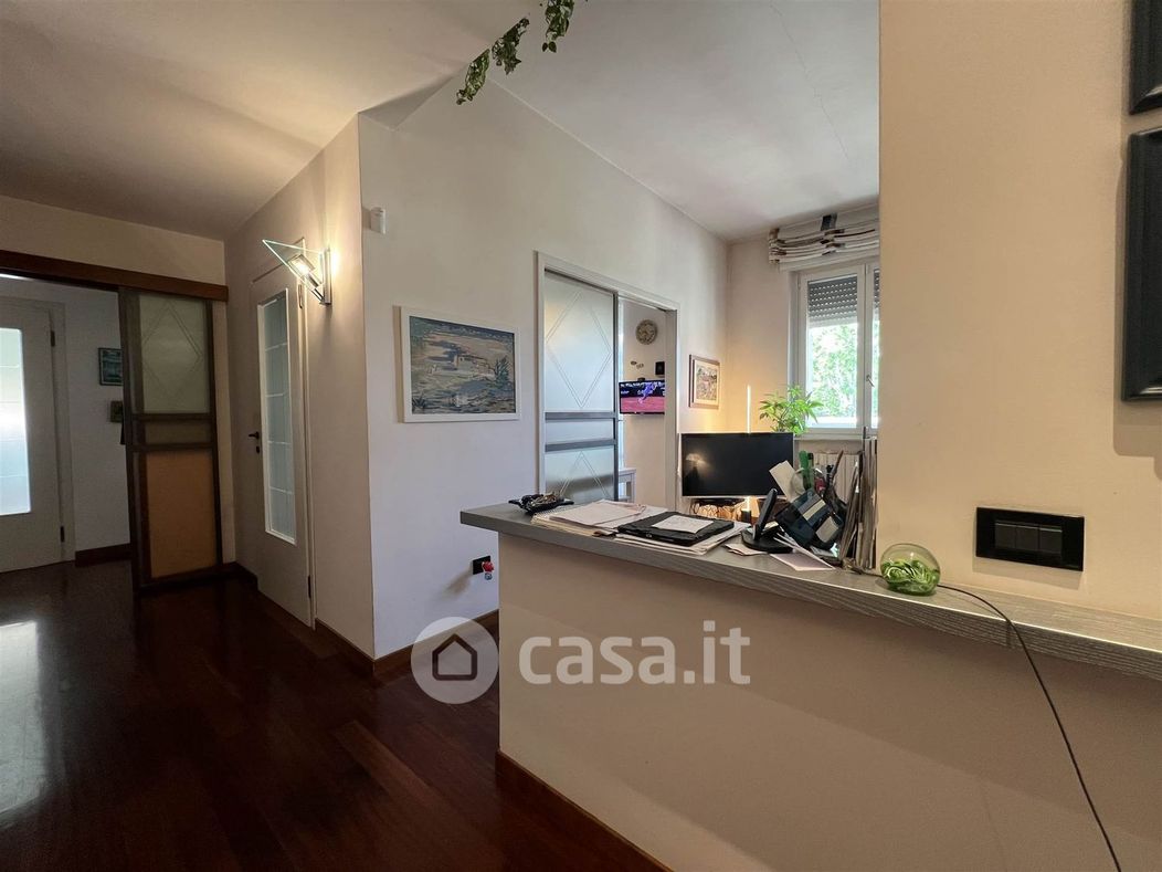 Appartamento in Vendita in Via Renato Martorelli a Livorno