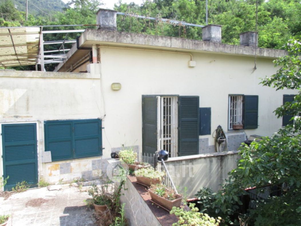 Casa indipendente in Vendita in Via Fontanegli 8 a Genova