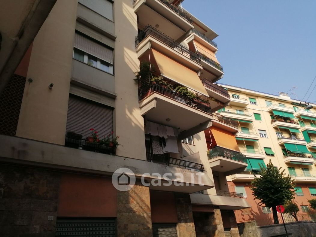 Appartamento in Vendita in Via G. Sery 8 a Genova