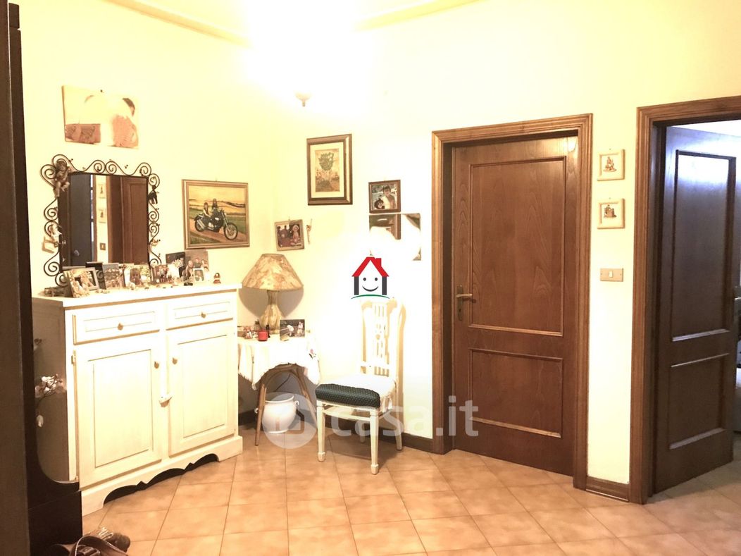 Appartamento in Vendita in Via VOLTURNO a Prato
