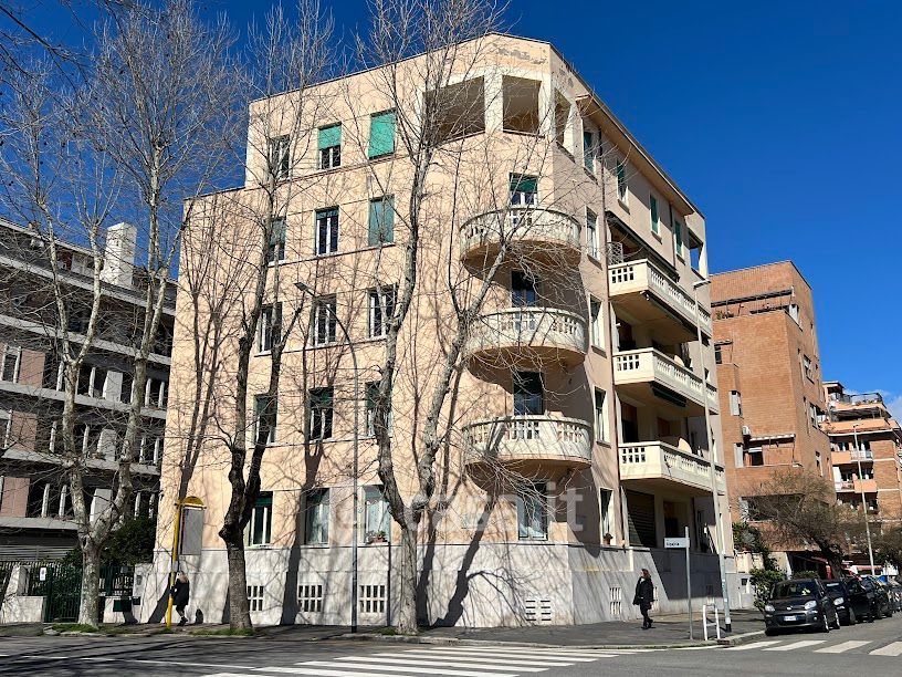 Appartamento in Vendita in Via Algajola a Roma