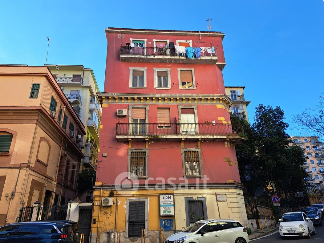 Appartamento in Vendita in Via Marino e Cotronei a Napoli