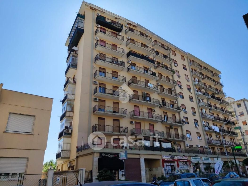 Appartamento in Vendita in Via Emiro Giafar 98 a Palermo