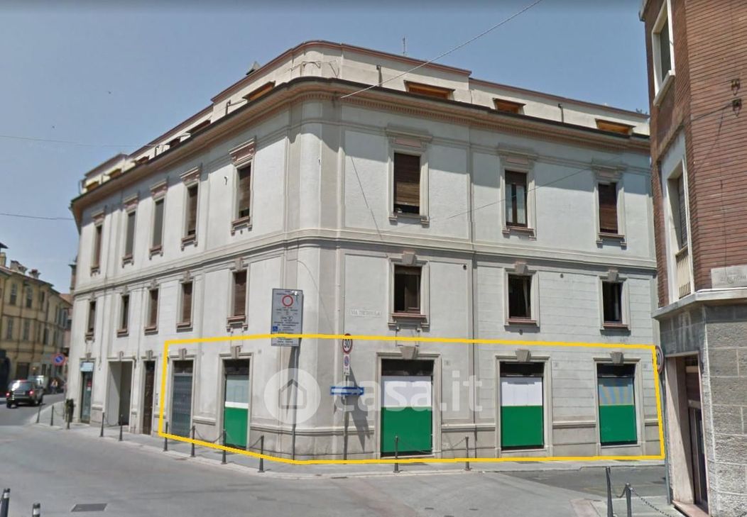 Negozio/Locale commerciale in Vendita in Via Roma 98 a Piacenza