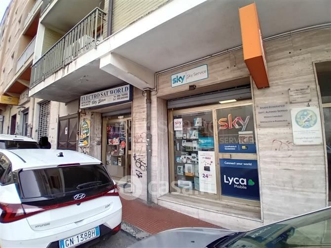 Negozio/Locale commerciale in Vendita in Via Vittorio Pugliese a Catanzaro