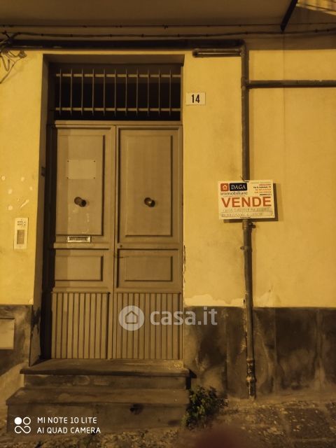 Casa indipendente in Vendita in Piazza On.Vincenzo Saitta 15 a Bronte