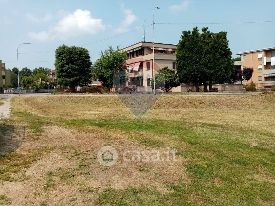 Terreno edificabile in Vendita in Via Vercelli a Vigevano