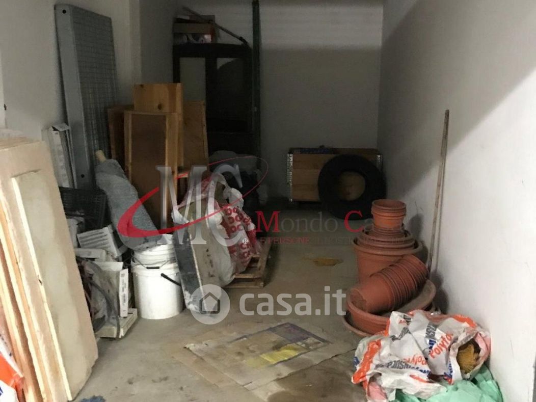 Garage/Posto auto in Vendita in Via Roma a Nomi