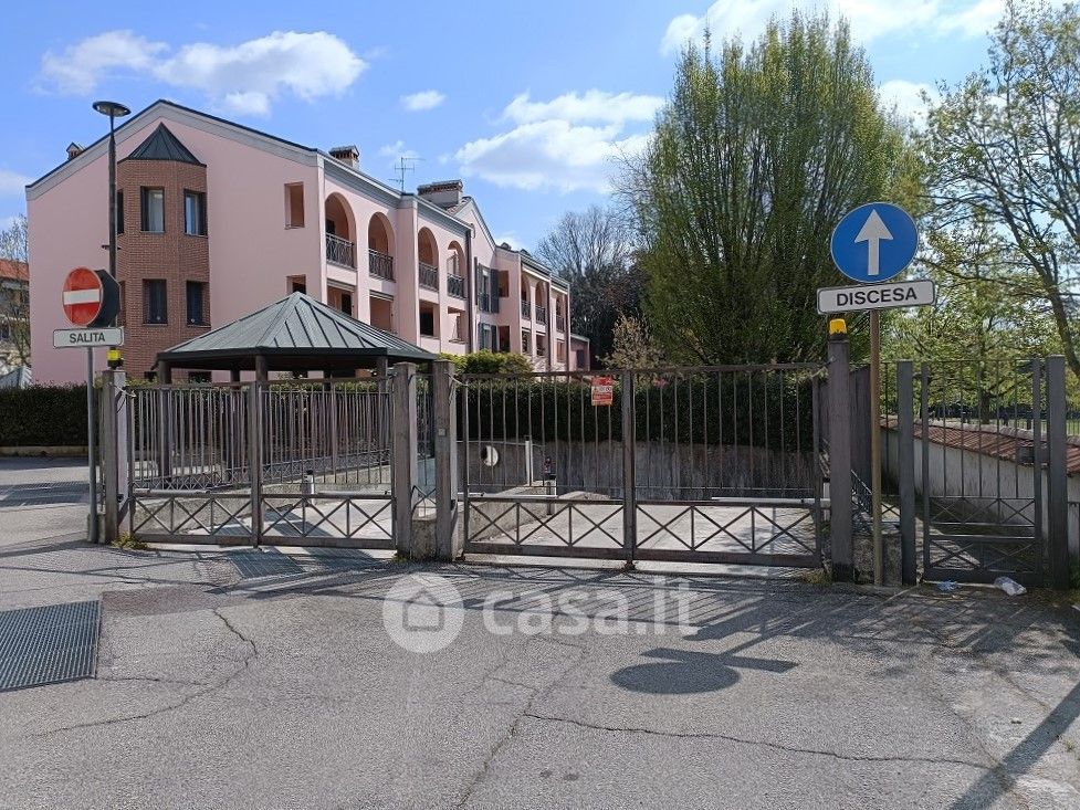 Garage/Posto auto in Vendita in Viale della Vittoria 7 a Vaprio d'Adda