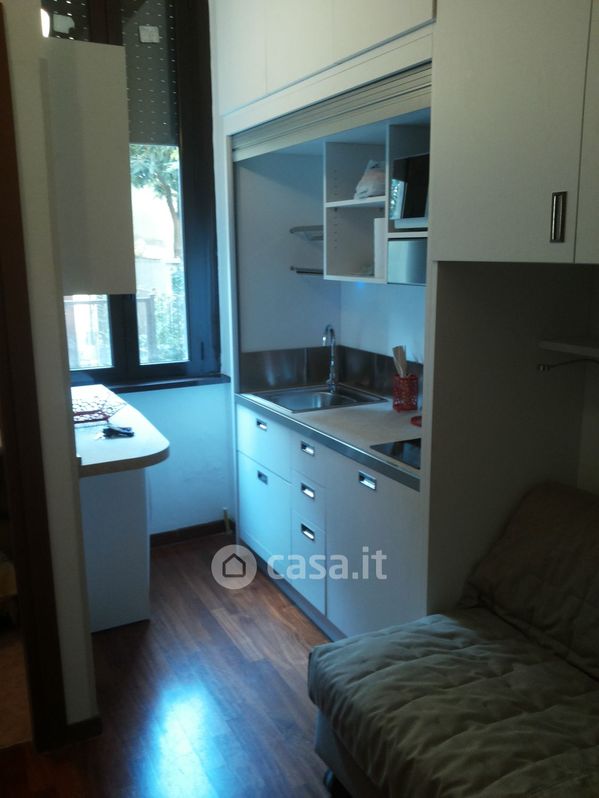 Appartamento in Affitto in Via Franco Tosi 4 a Milano