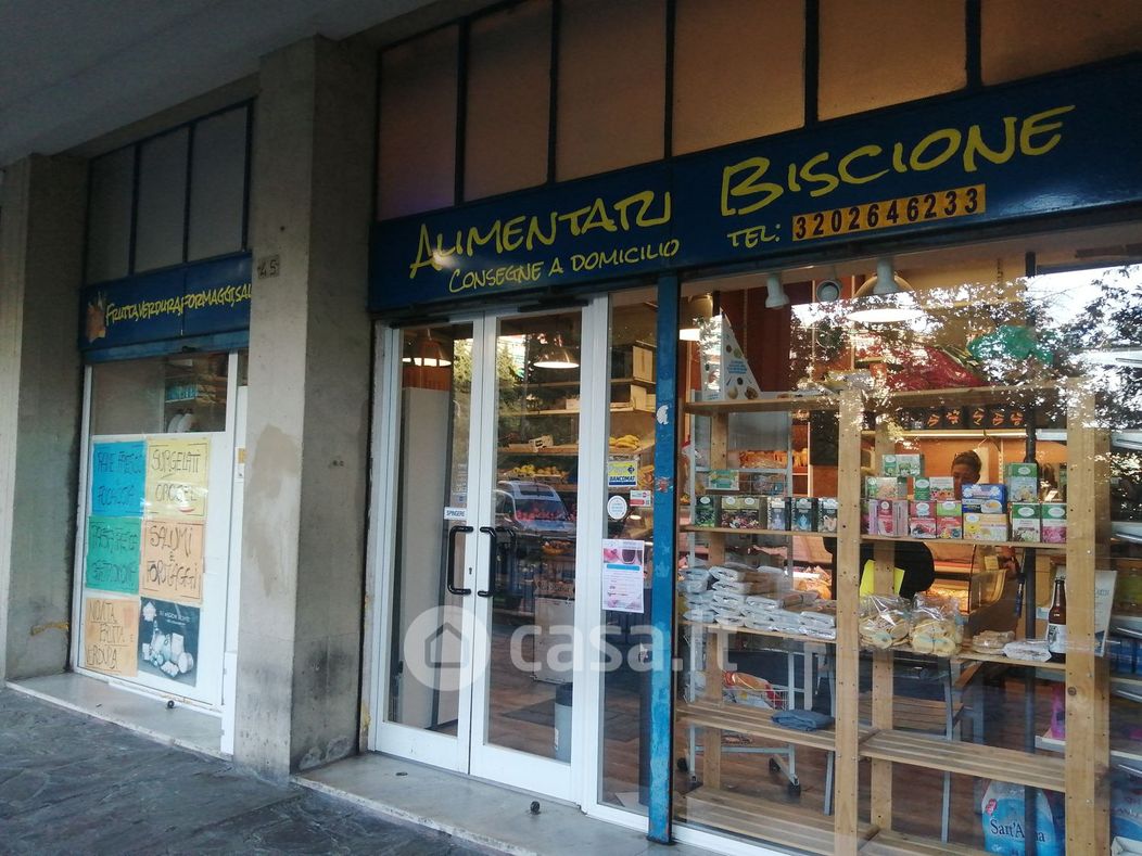 Negozio/Locale commerciale in Vendita in Via Modigliani 43 a Genova