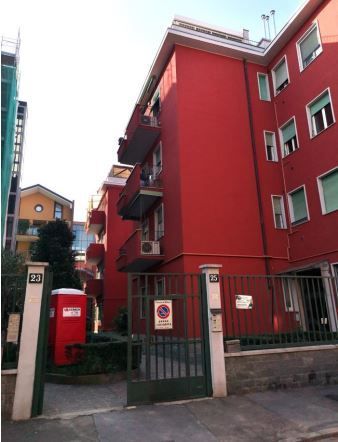 Appartamento in Vendita in Via GOLFO DEGLIA ARANCI 25 a Milano