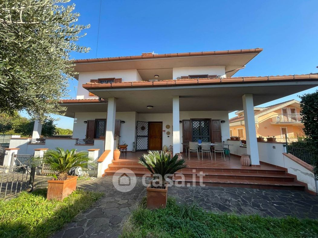 Casa Bi/Trifamiliare in Vendita in Via Garigliano Vicinale a Monterotondo