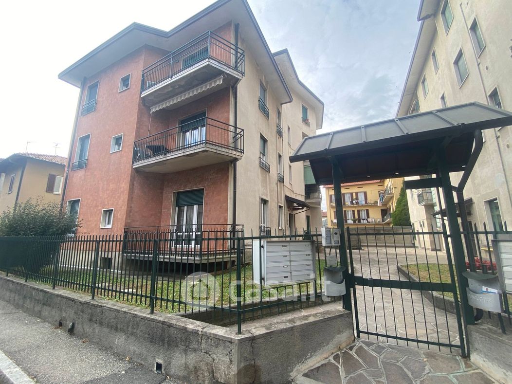 Appartamento in Vendita in Via Giuseppe Merzario a Como