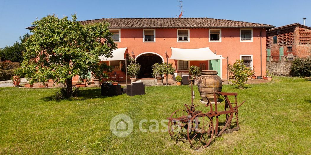 Rustico/Casale in Vendita in Via di Sant'alessio a Lucca