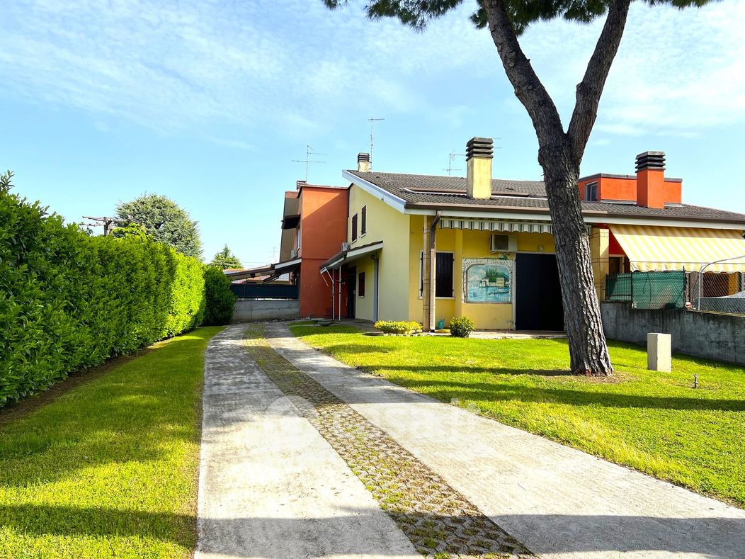 Casa indipendente in Vendita in Via P. Aretino 17 a Castel d'Azzano