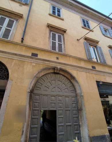 Appartamento in Vendita in Via San Martino Della Battaglia a Varese