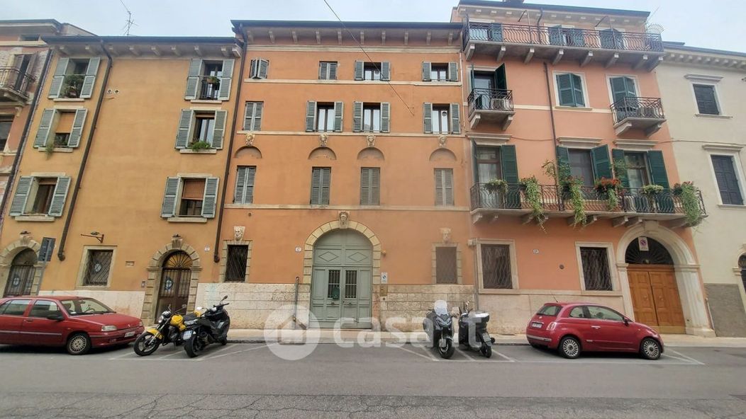 Appartamento in Vendita in Via Santa Maria Rocca Maggiore 17 a Verona