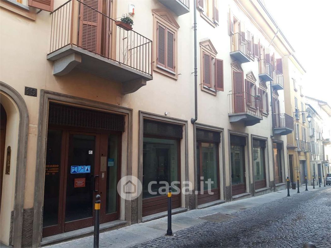Negozio/Locale commerciale in Affitto in Via Santa Croce 19 a Moncalieri