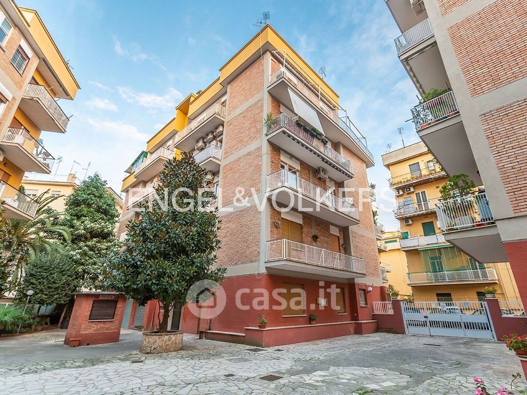 Appartamento in Vendita in Via Pietro Campora a Roma