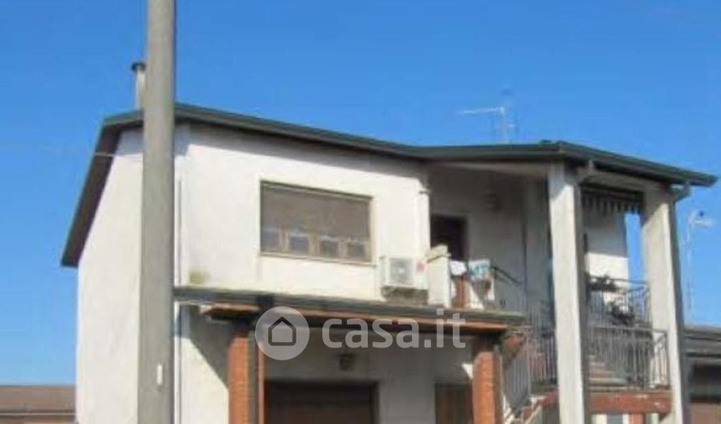 Stabile / Palazzo in Vendita in Via Matteotti Giacomo 6 a Borghetto Lodigiano