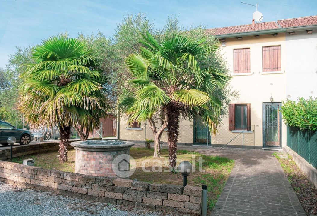 Casa Bi/Trifamiliare in Vendita in Via Ghetto a Venezia