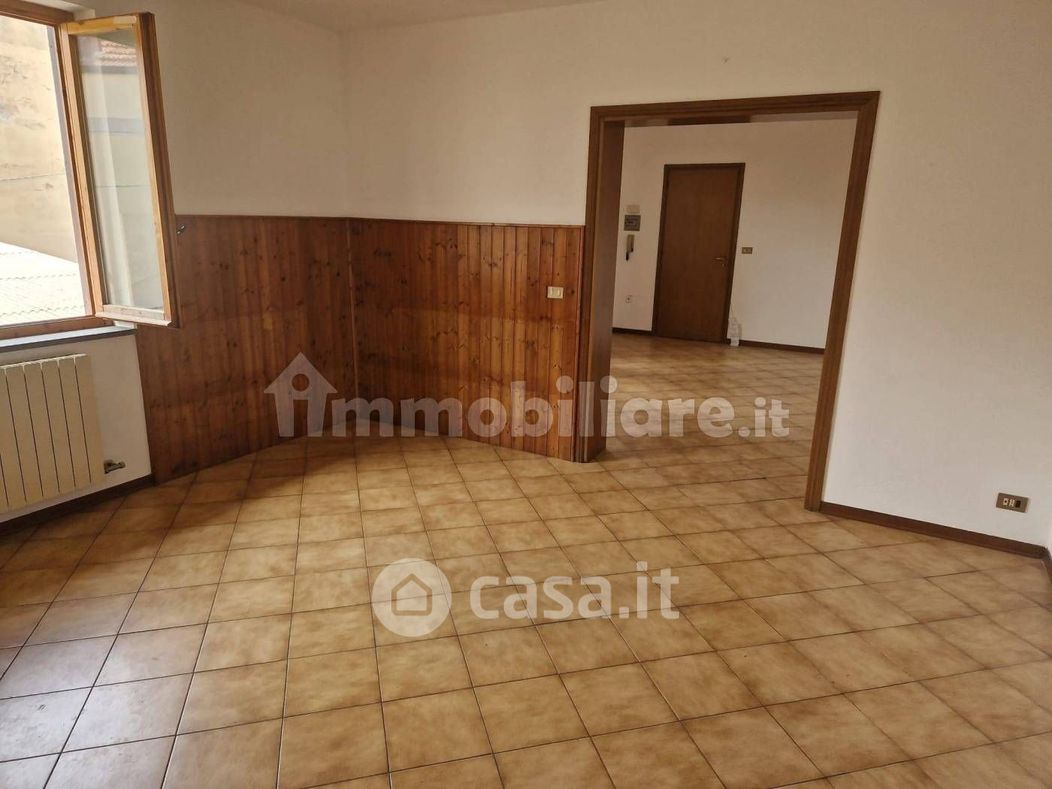 Appartamento in Vendita in Via Carlo Cattaneo a Pisa
