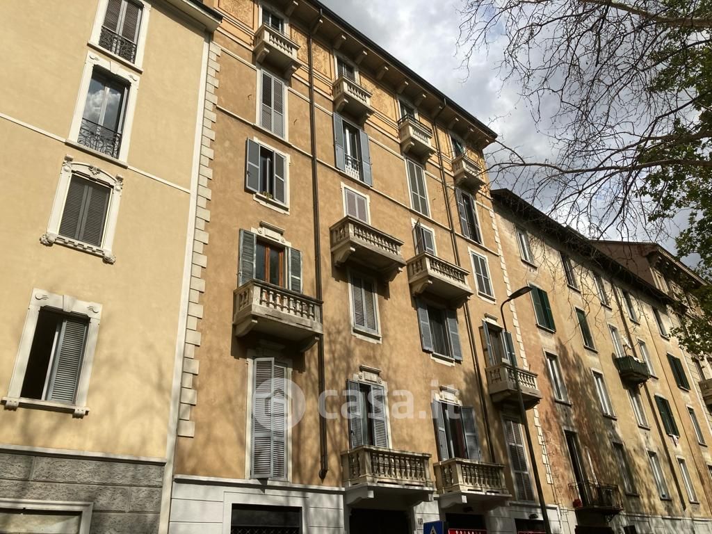 Appartamento in Vendita in Via Cenisio 70 a Milano