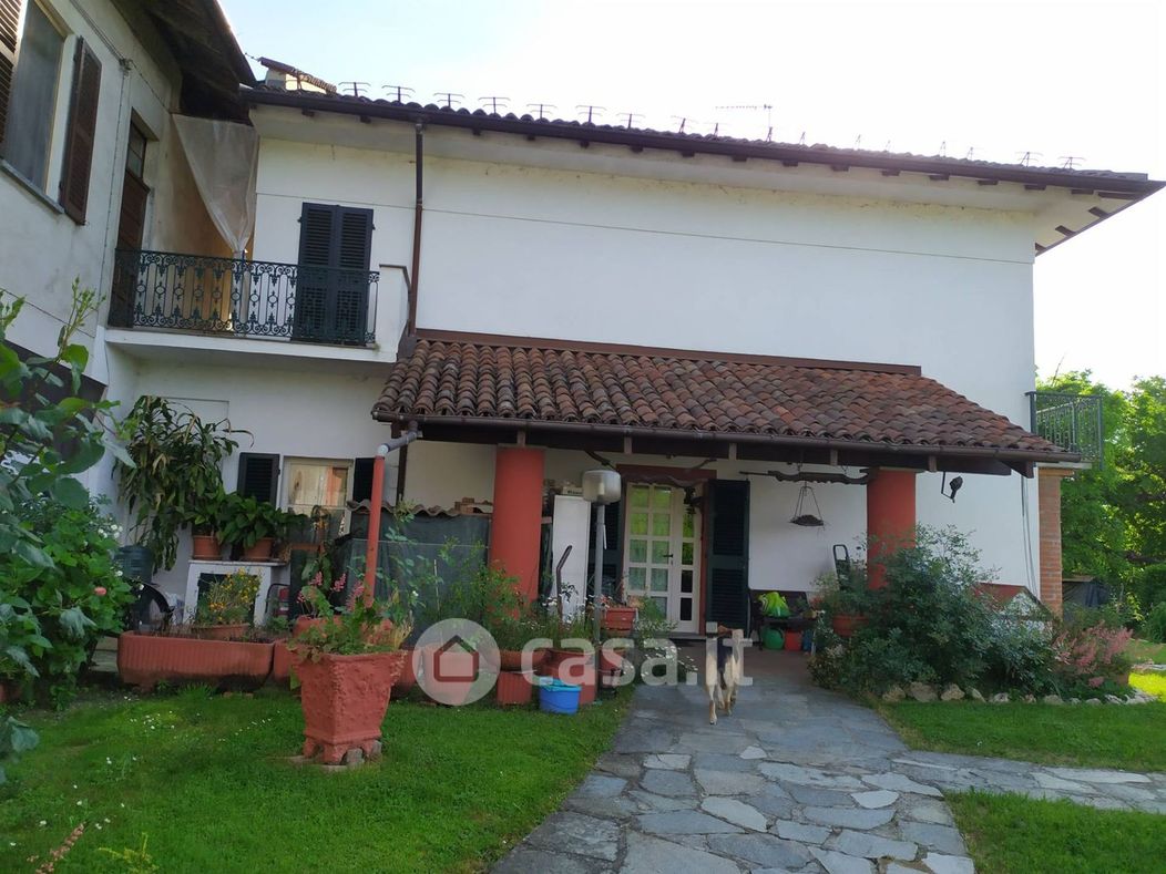 Casa indipendente in Vendita in Località Vallarone 271 a Asti