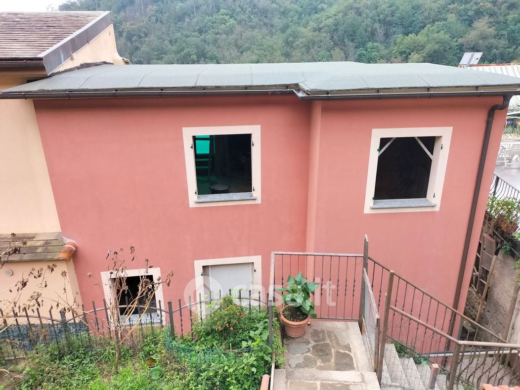 Casa Bi/Trifamiliare in Vendita in Via Alla Soria a Genova